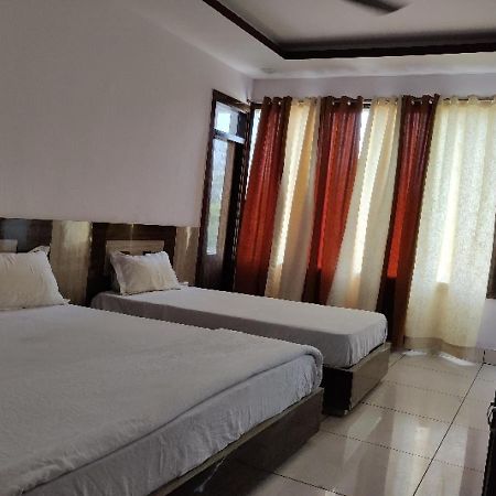 Kurukshetra Oyo Hotel Laksh מראה חיצוני תמונה