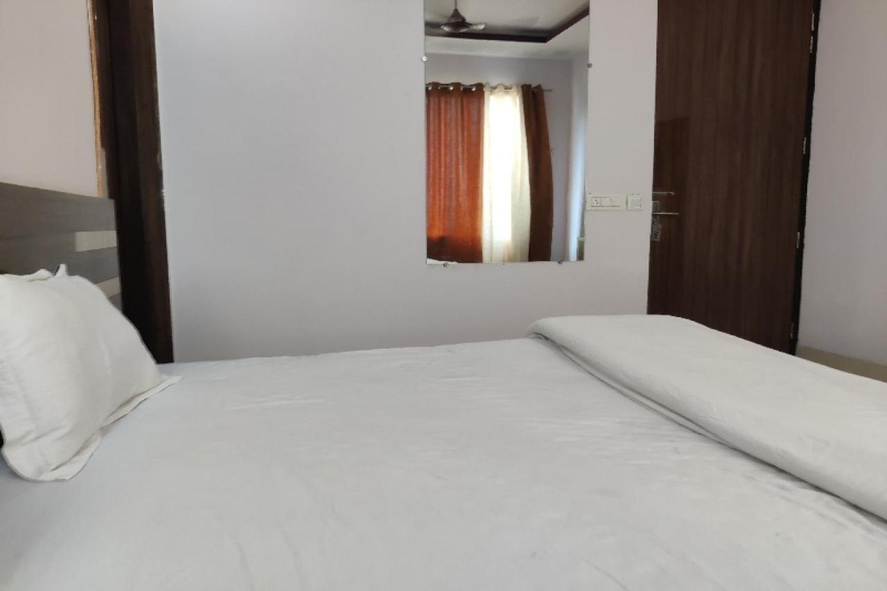 Kurukshetra Oyo Hotel Laksh מראה חיצוני תמונה