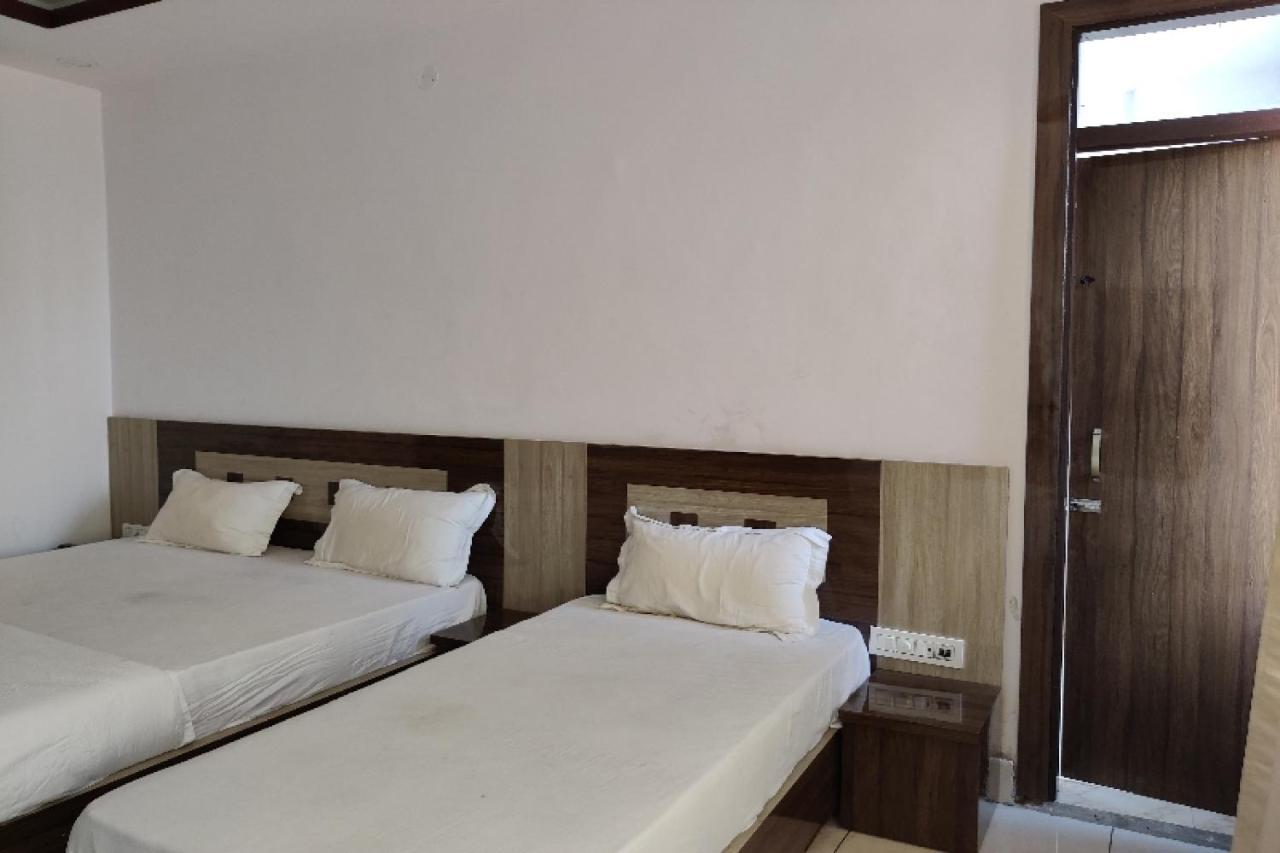 Kurukshetra Oyo Hotel Laksh מראה חיצוני תמונה