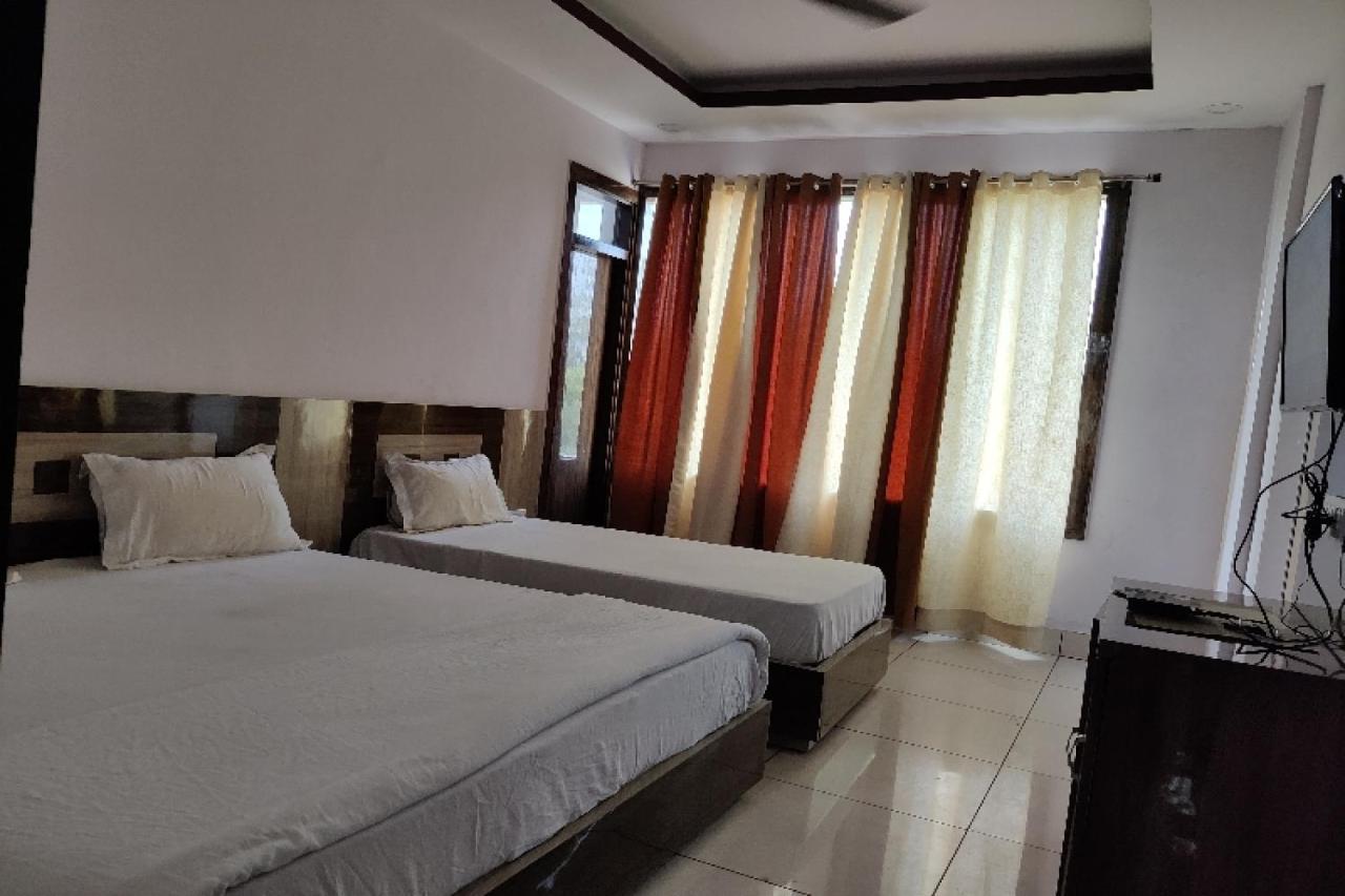 Kurukshetra Oyo Hotel Laksh מראה חיצוני תמונה