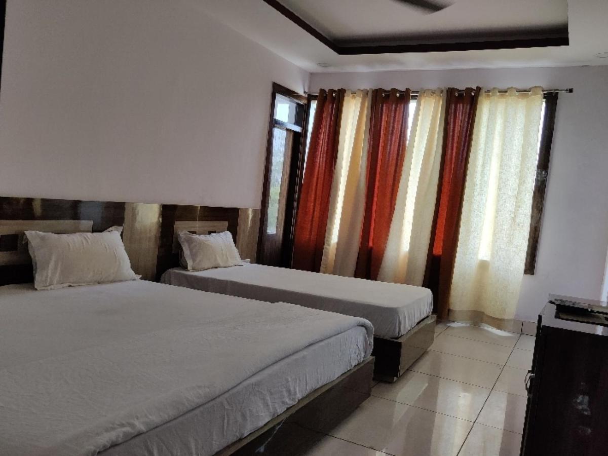 Kurukshetra Oyo Hotel Laksh מראה חיצוני תמונה